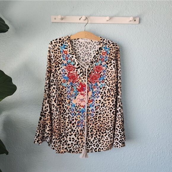 Impressions embroidery fan sleeve bohemian blouse - Picture 1 of 13